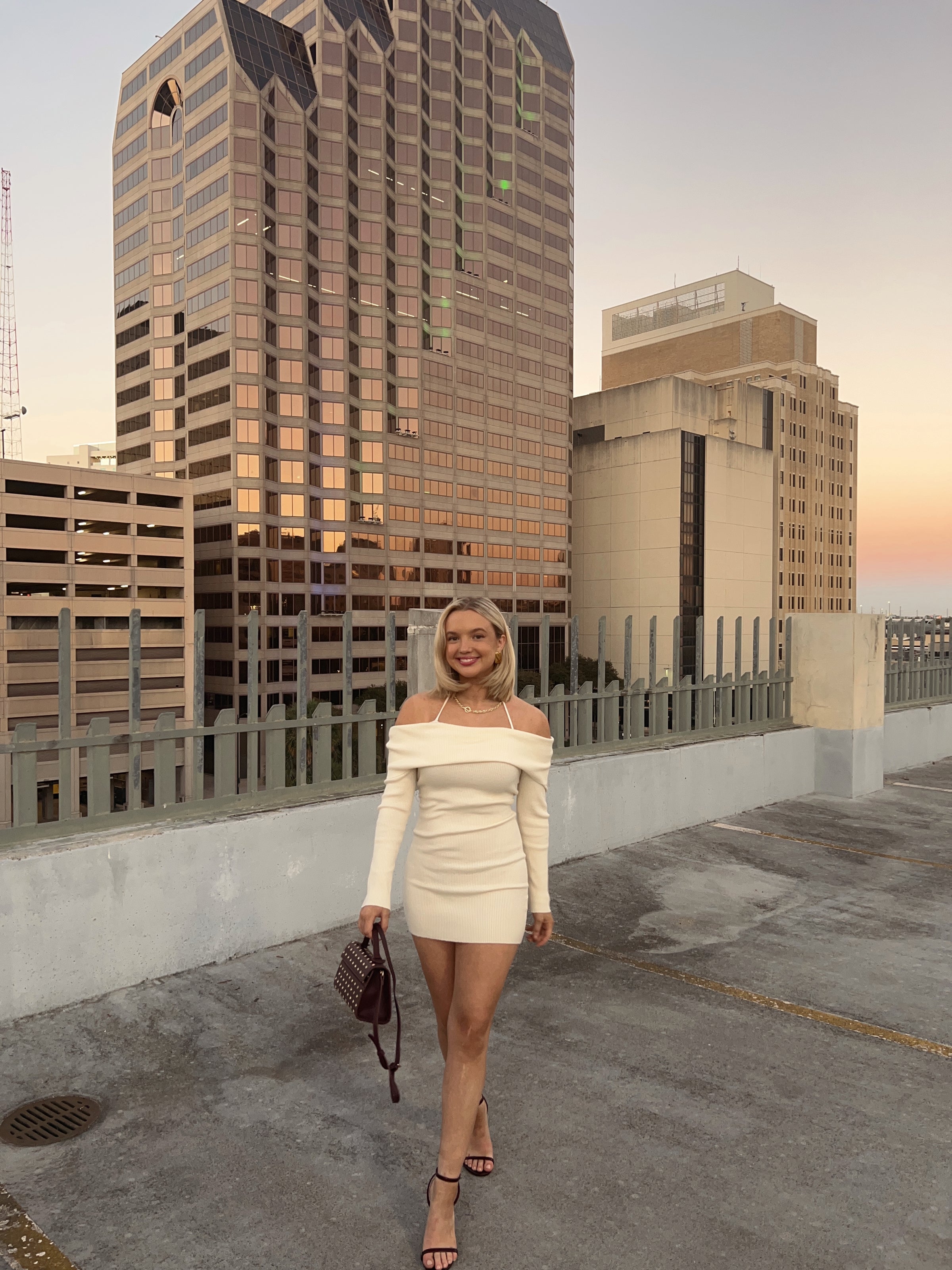strapless open back dress THE ANNALEE RIBBED MINI SWEATER DRESS IN BROWN – Pink Desert main image 0