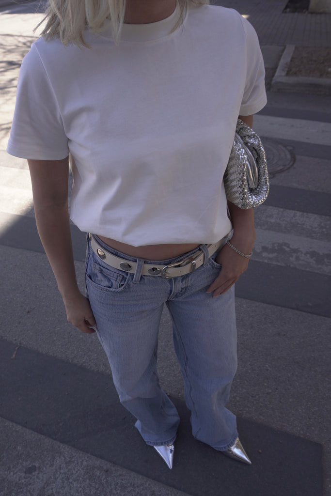White t-shirt